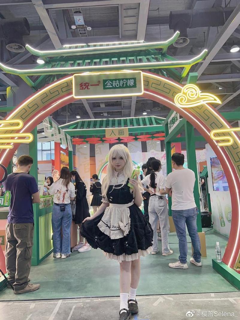 樱落酱w天狼星旗袍cos：coser的真情演绎，图片里的每一帧都值得欣赏